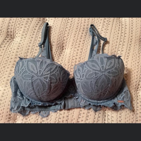 Victoria Secret - Picture 1 of 2